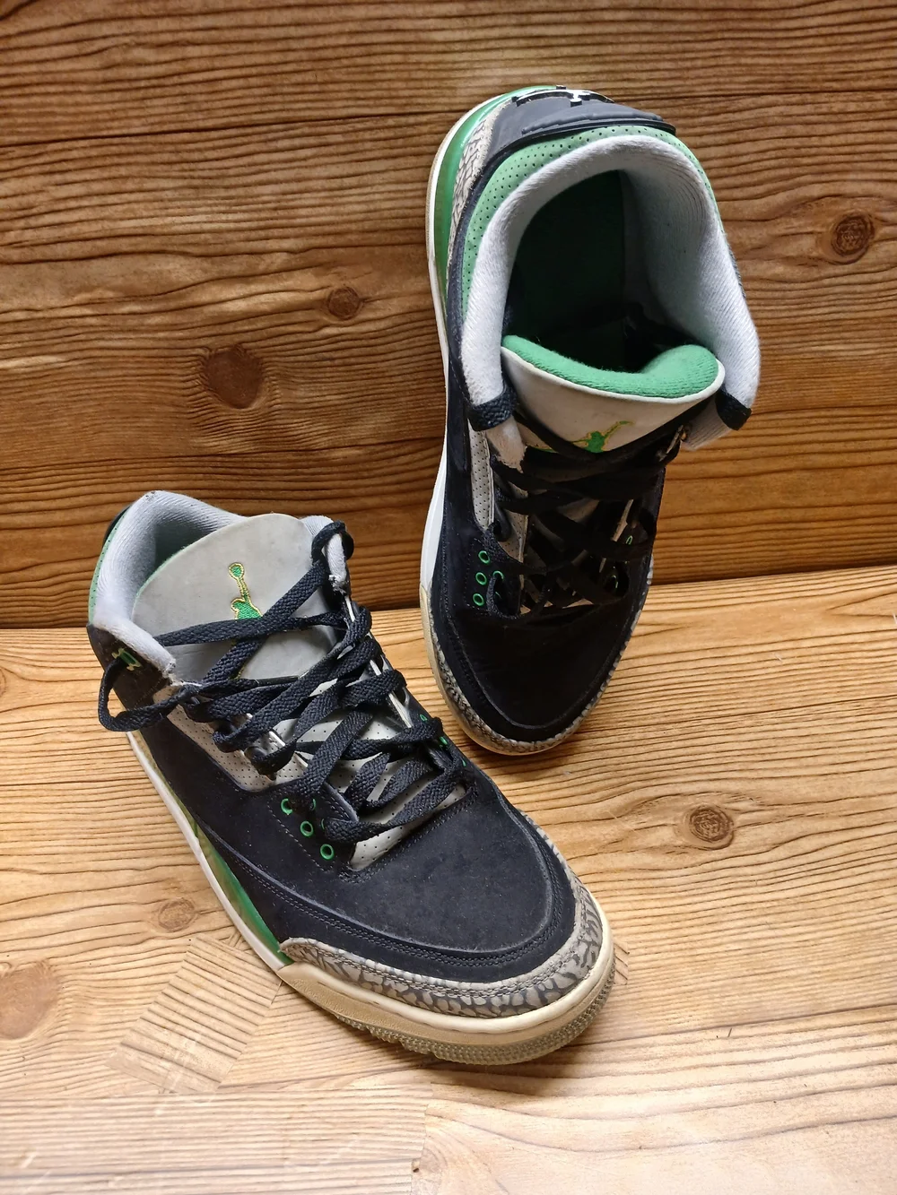 Air Jordan 3 Retro Athletic Sneakers in Black and Green Accent